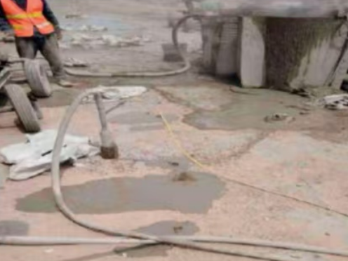 长岛水泥混凝土路面板底注浆技术 路面脱空注浆整治方案