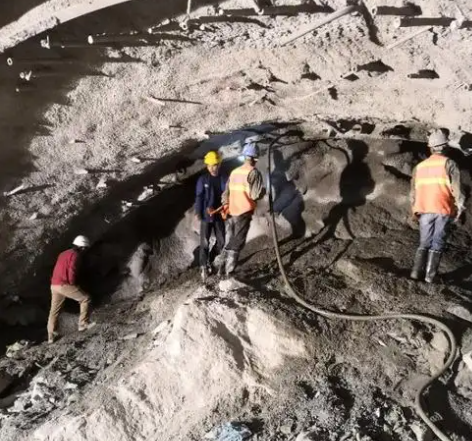 长岛拱顶带模注浆料的施工流程及注意事项